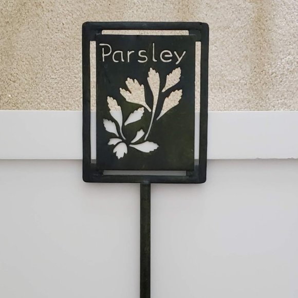 Pier 1 Imports Distressed Metal Cutout Garden Parsley Stake | NWOT | Dark Green - Picture 4 of 4